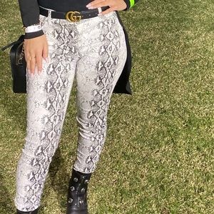 BLACK & WHITE SNAKESKIN PANTS!